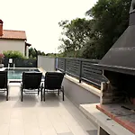 Holiday House Veli Vrh