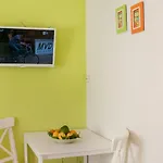 Studio And Apartment Nadia With Garden