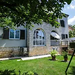 Apartman Ada