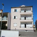 Apartments Elida