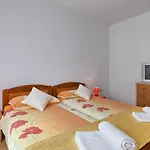 Apartman D&D, Dvorine 63