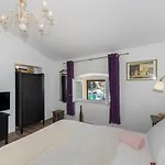 Skipper Suites