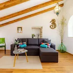 Felix Apartment