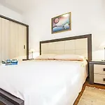 Apartments Bolt