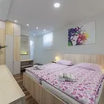 Apartment Eva- Modern Central Place