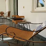 Colonial Apartment Close To Lone Beach