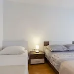 Apartment Anna With Free Private Parking