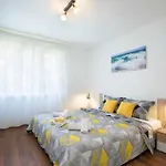 Castropola Apartment