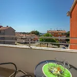 Saten Suite Apartment Near The Beach