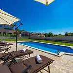 Villa Leticia