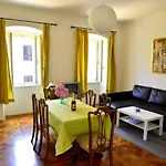 Charming Apartment 2 Min From The Beach