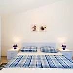 Apartment Mit- Mir