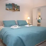 Sweet Suite With Free Private Parking