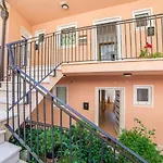 Anna Apartments