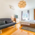 Anna Apartments