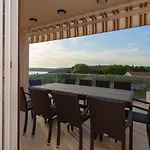 Villa Nicole