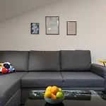 Hana - Attic Apartment In City Center
