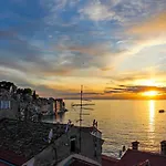 Rovigno Bella Sea View Apartment