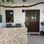 Felice Apartmant