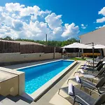 Villa Patrick-Luxury Stone House In The Center Of Istria