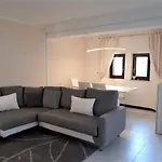 Apartmen Relax 200 M T Beach