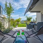 Sofia House With Apartment