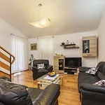Luxury Experience In Villa Lucia With Heated Pool And Play Station 4
