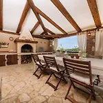 Villa Vally