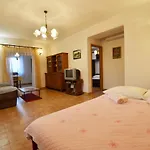 Miro Apartments
