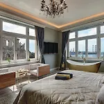 Arena & Sea View Luxurious Residence