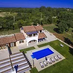 Villa Genia 2