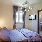 Villa Royal Blue