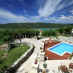Authentic Holiday Home In Barban With Swimming Pool