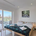 Luxurious Villa Dalma