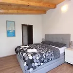 Holiday House Cuvi