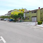 Lamija Apartment Near The Beach