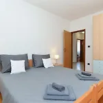 Apartments Emil 596