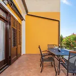 Apartment Lazzarich With Terrace