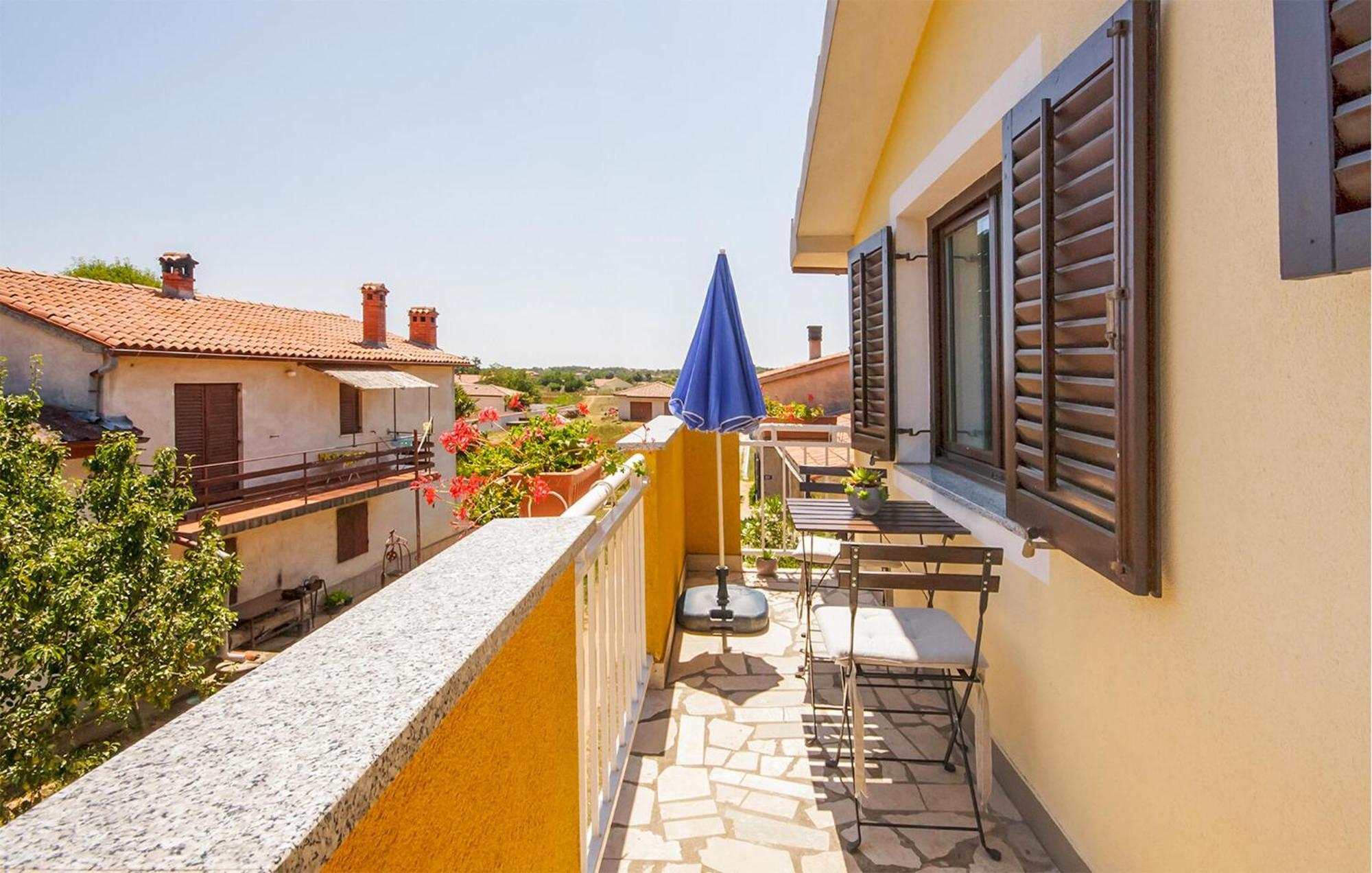 Apartment 1 Bedroom Awesome In Marcana