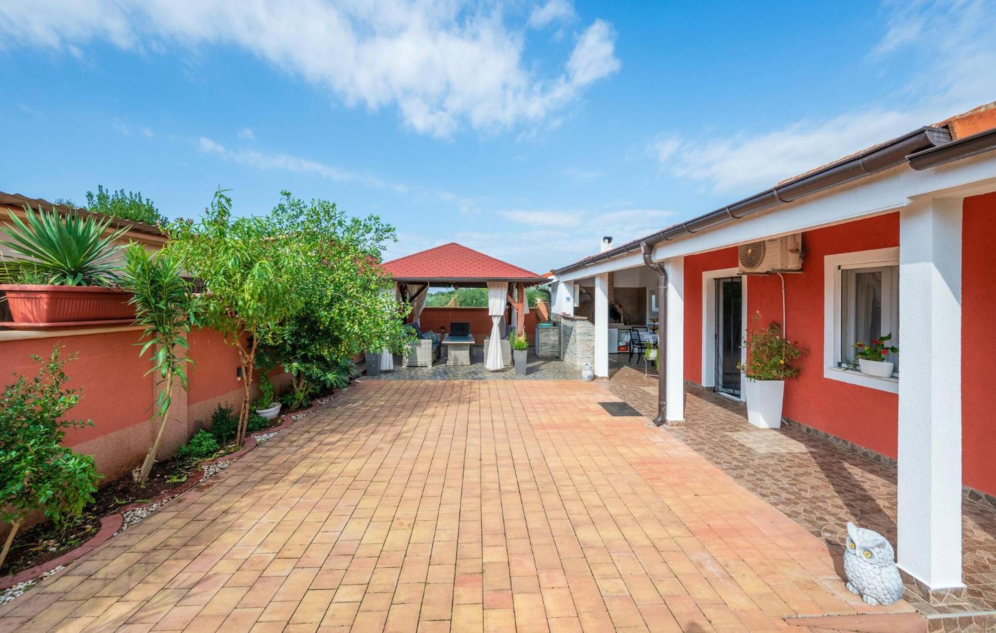 3 Bedroom Beautiful In *
