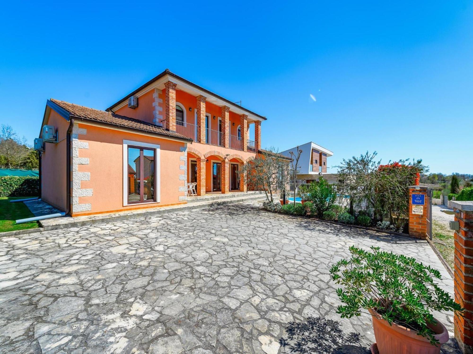 Imagine With Heated Pool Villa