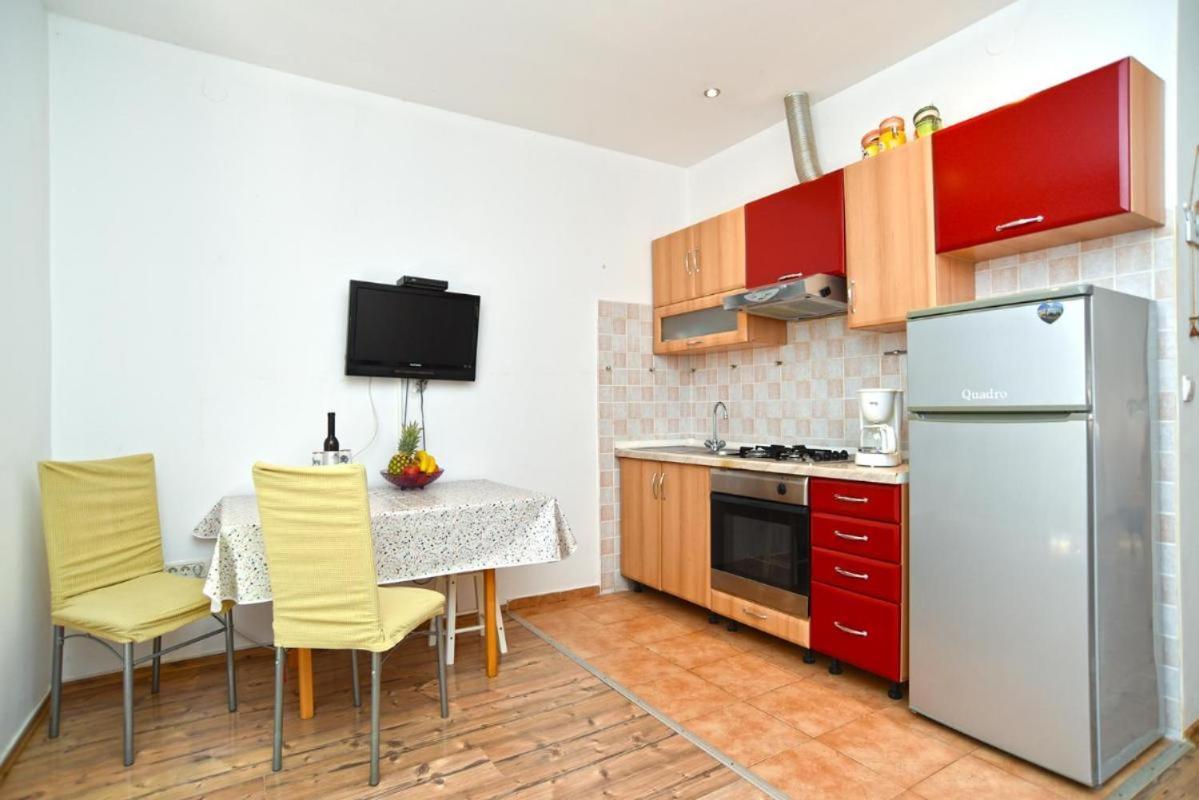 Apartment Cozy With Shared Pool Valbandon