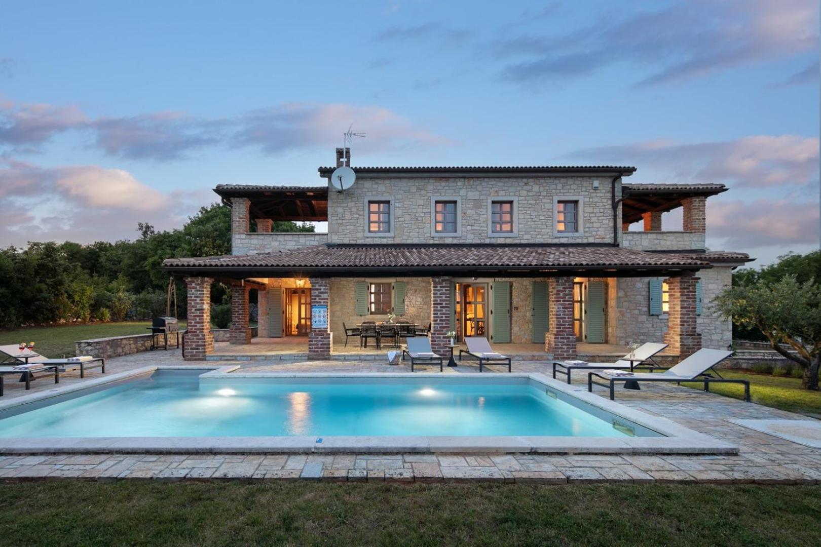 Rustic Calluna & Cardamine With A Pool Sveti Lovrec Pazenaticki