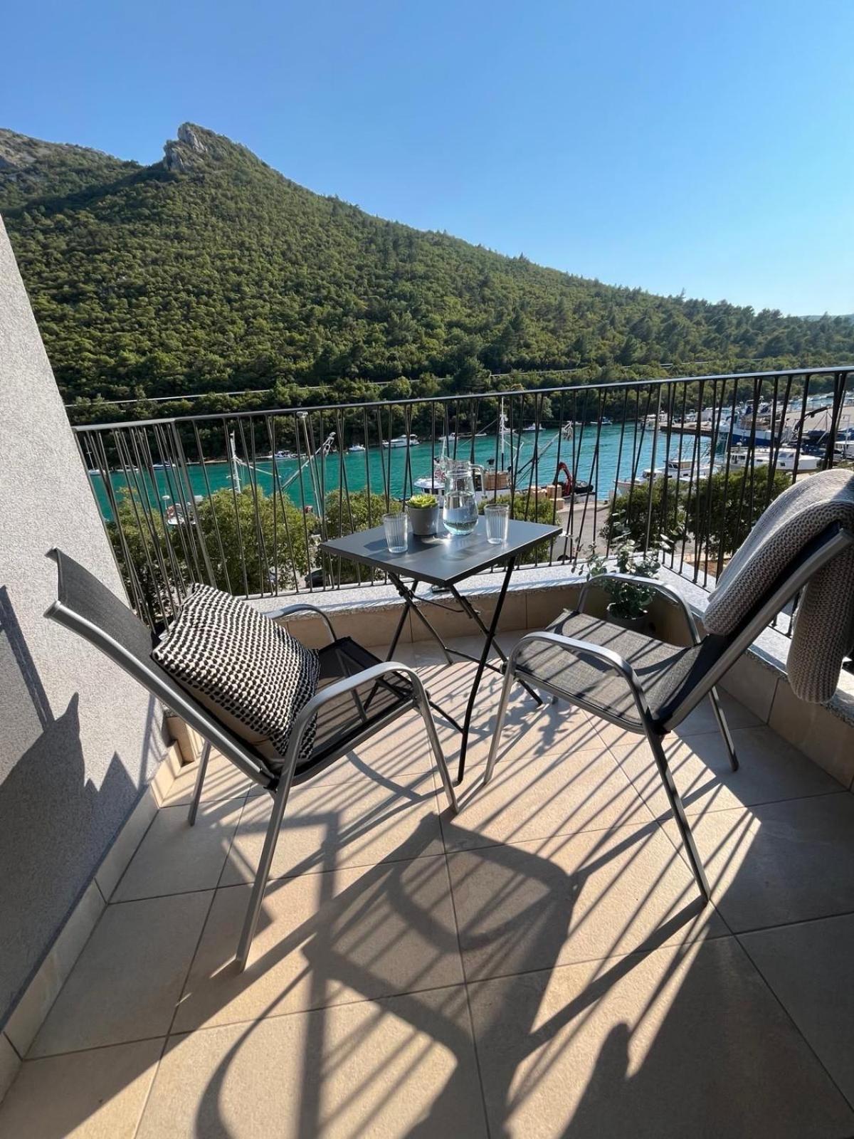 Lena - New, At Seafront And With Access!!! Plomin