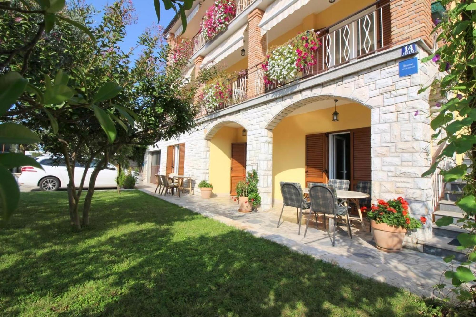 Apartment Sergio Fuer 5 Personen In Strandnaehe Porec