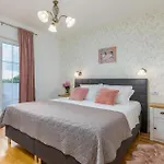 Amazing Home In Zminj