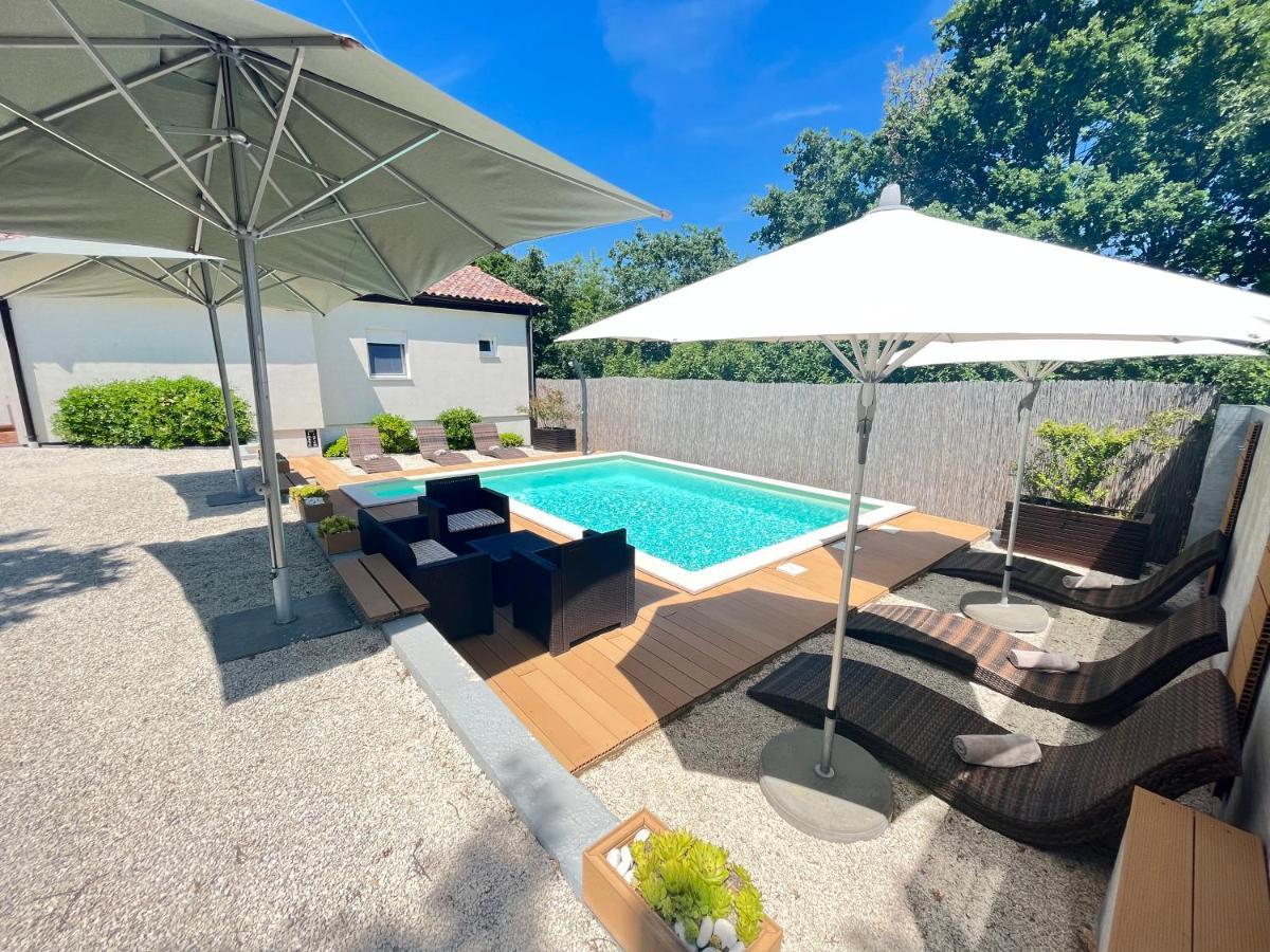 Cosy And Lovely Trosti With A Pool *