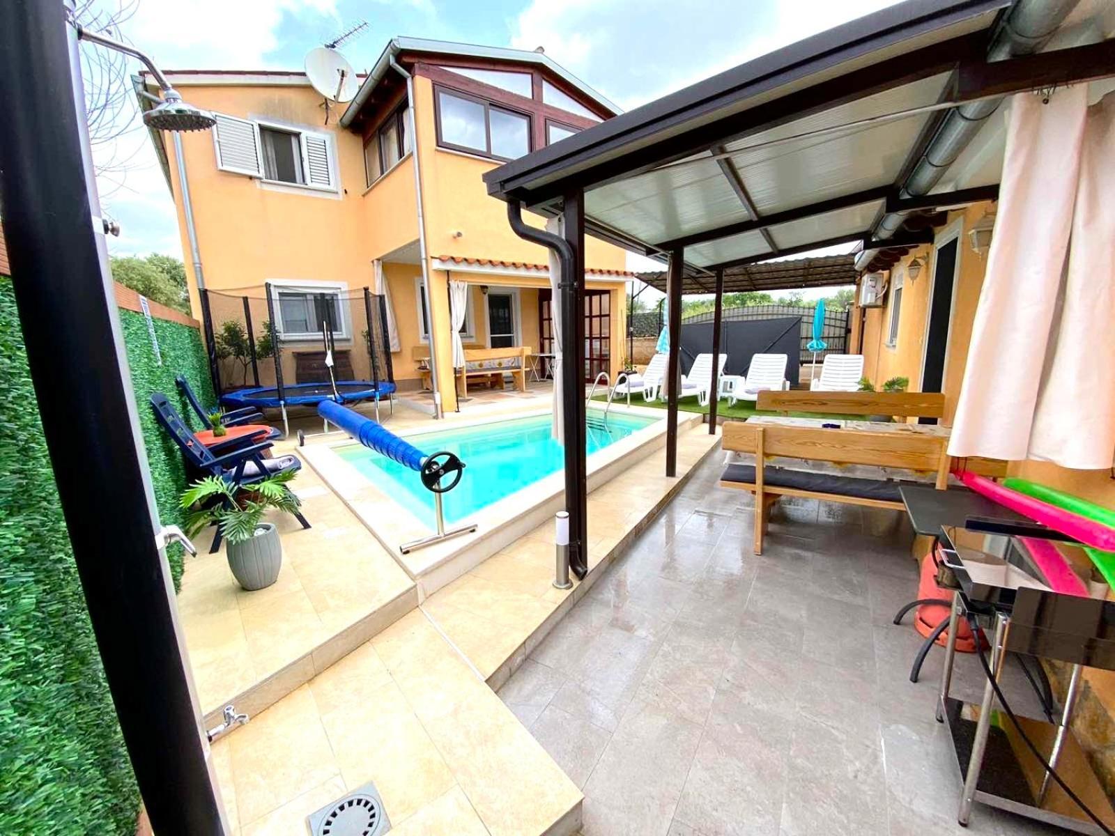 Kuca Za Odmor Manuela & Andrea - Grijani Bazen Apartament *