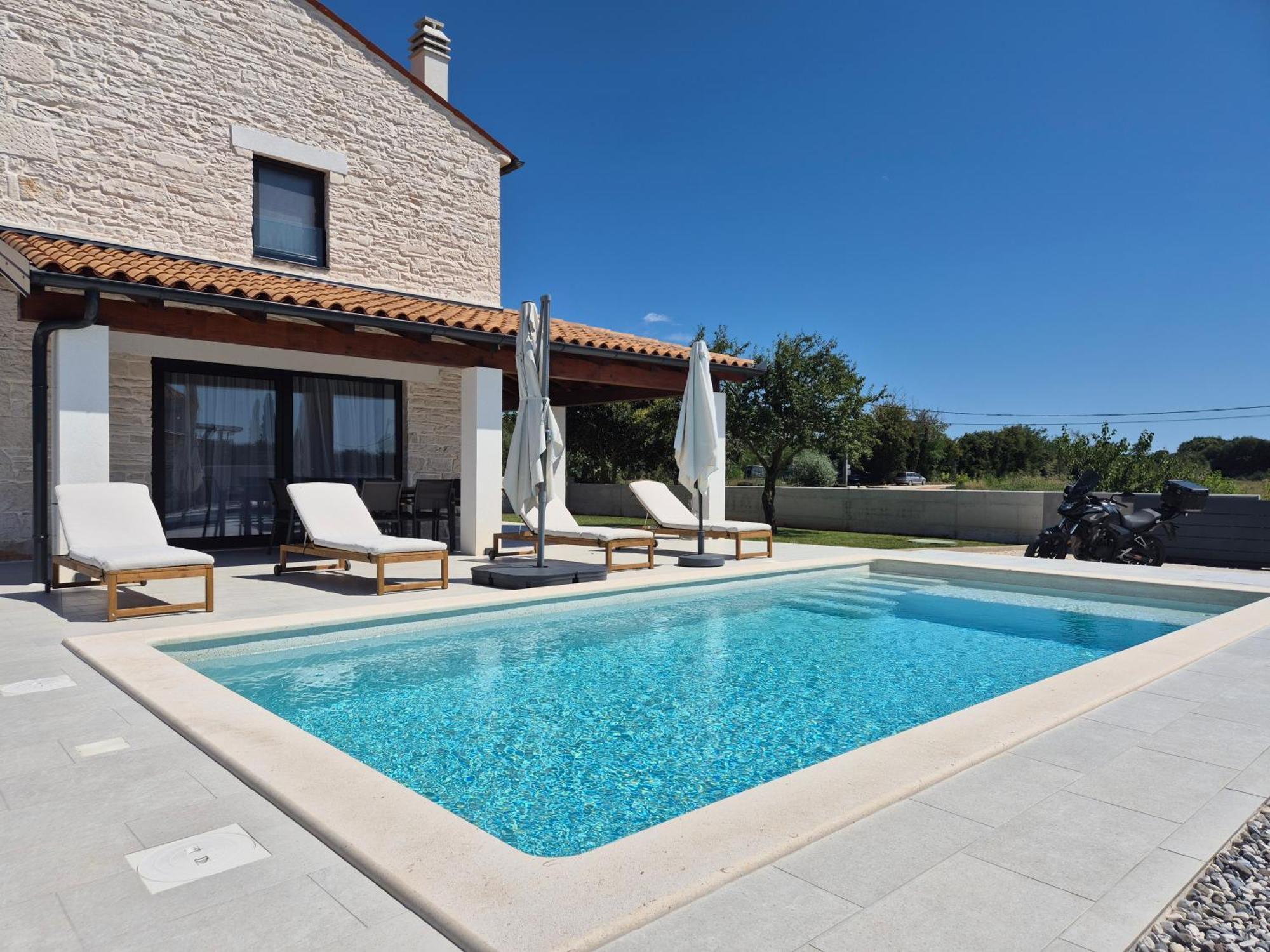 Villa Stone With Private Pool