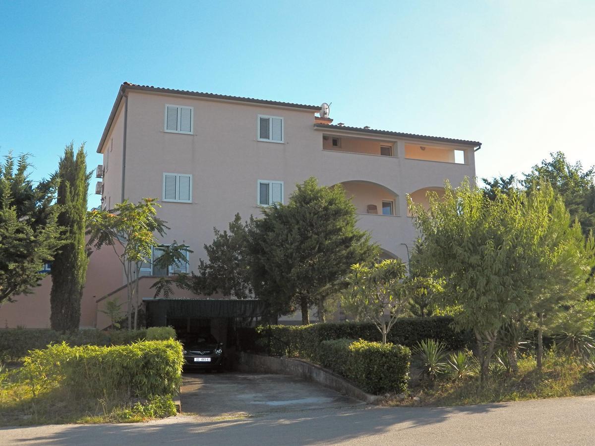 Adria Apartmán *